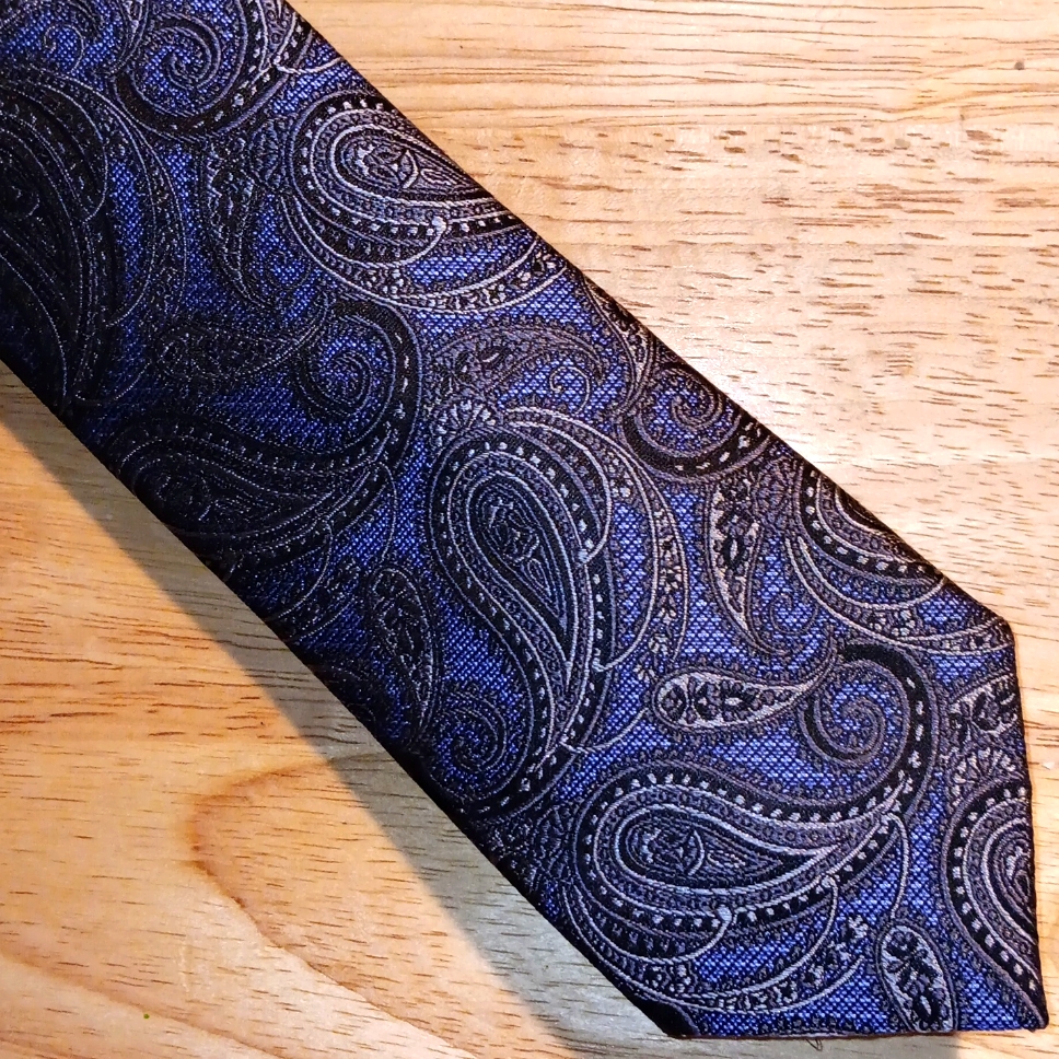 Pronto Uomo Platinum Necktie